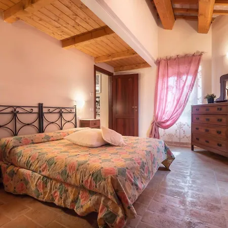 Apartment In Villagrande With Pool & Garden Lägenhet