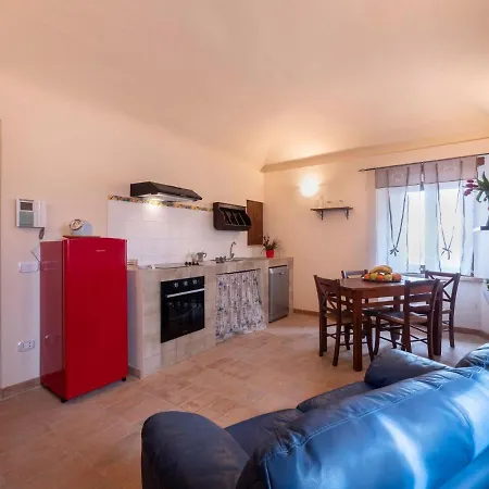 In Villagrande Di With Garden Apartment Mombaroccio