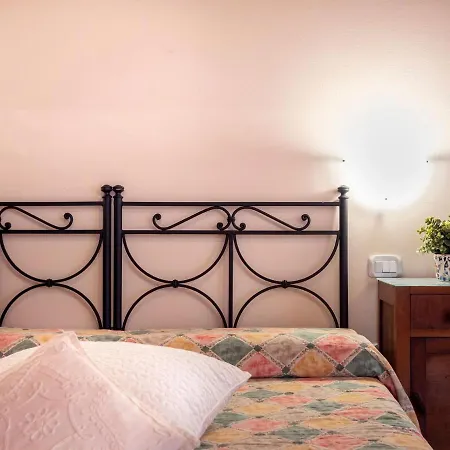 In Villagrande Di With Garden Apartment